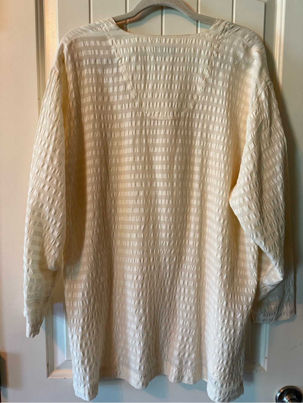 Vintage 1990's Klis Collection Cream Textured Silk Button-Front Blouse - Picture 9 of 12